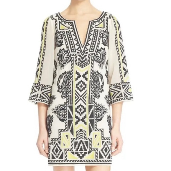 Alice + Olivia Dresses & Skirts - Alice + Olivia Lowell Embroidered Shift Dress size S